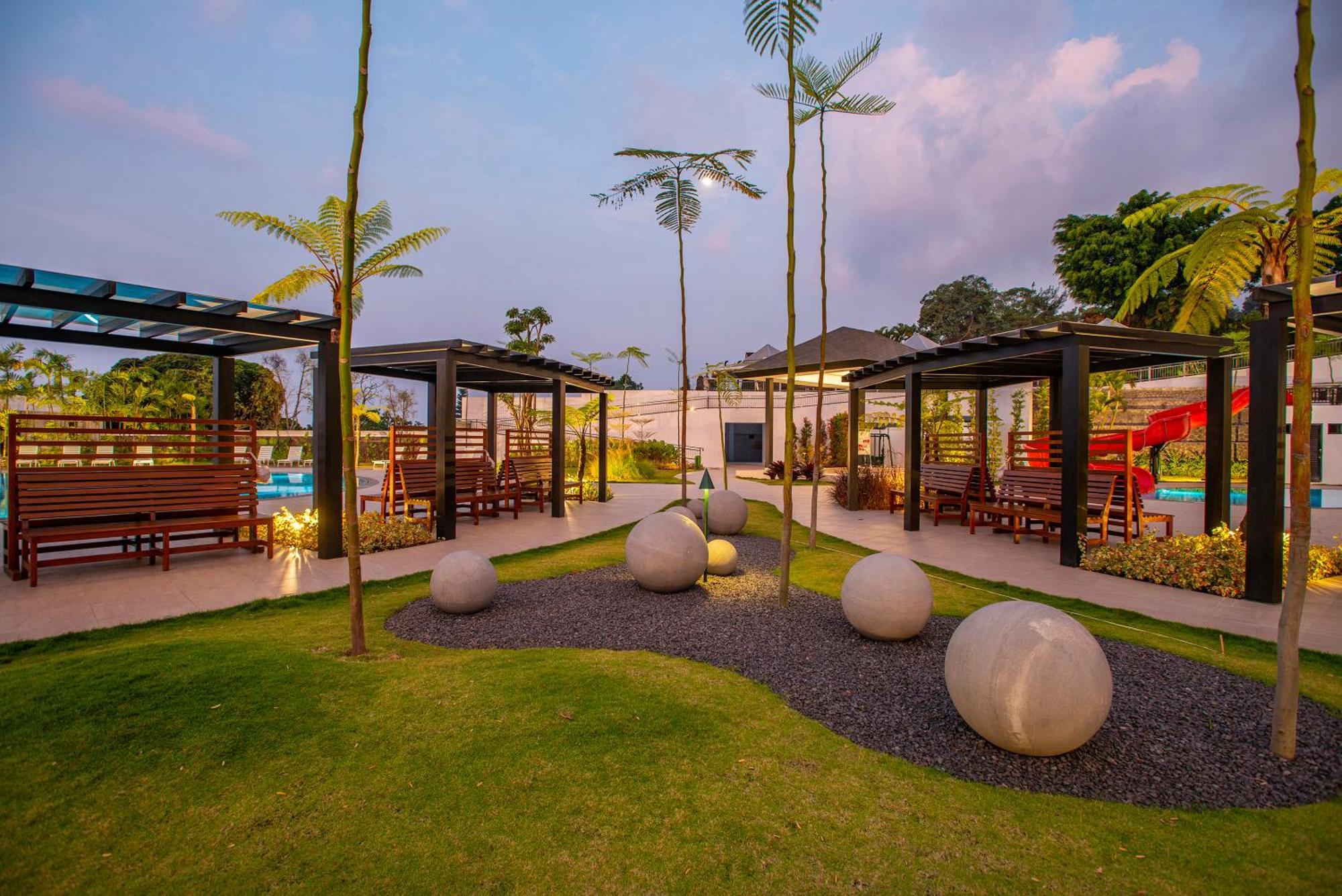 Surya Hotel & Cottages Prigen Exterior photo